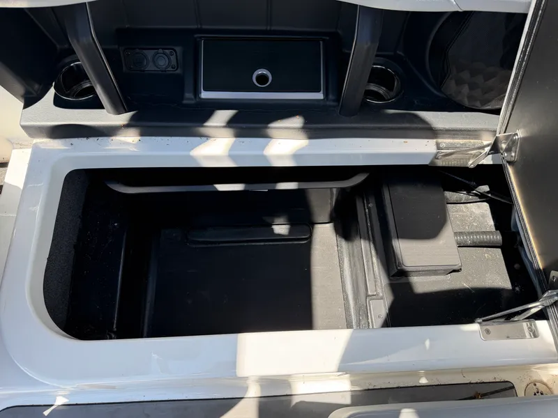 Slide: The Image of Malibu 20 VTX 2023 - 20