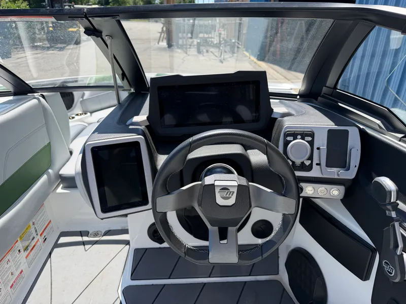 Slide: The Image of Malibu 20 VTX 2023 - 32