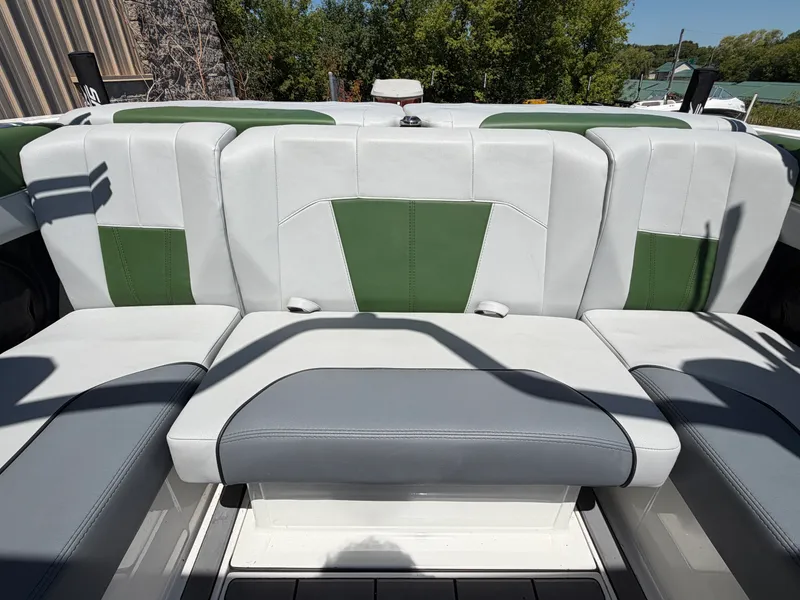 Slide: The Image of Malibu 20 VTX 2023 - 23