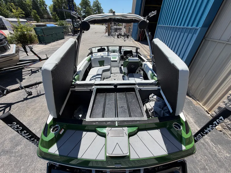 Slide: The Image of Malibu 20 VTX 2023 - 14