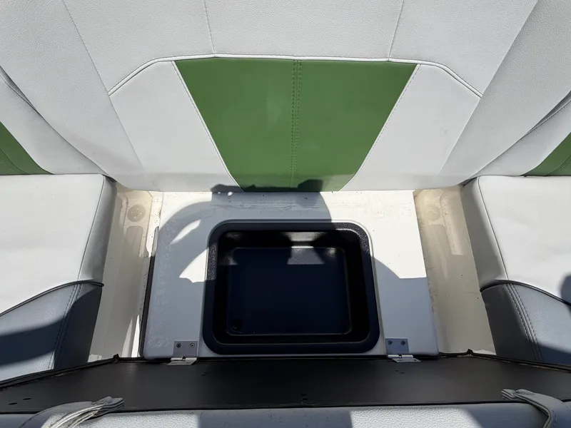 Slide: The Image of Malibu 20 VTX 2023 - 22