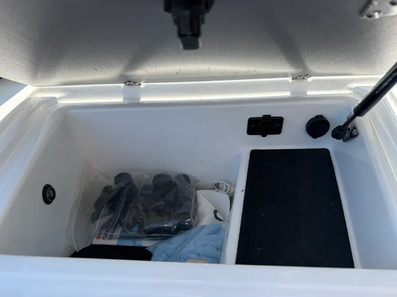 Slide: The Image of Malibu 20 VTX 2023 - 43