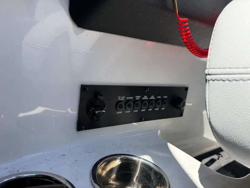 Slide: The Image of Malibu 20 VTX 2023 - 38