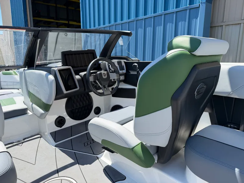 Slide: The Image of Malibu 20 VTX 2023 - 31
