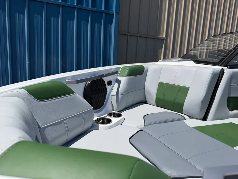 Slide: The Image of Malibu 20 VTX 2023 - 49