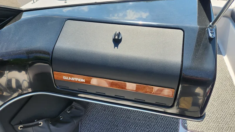 Slide: The Image of Glastron 207 GT 2015 - 26