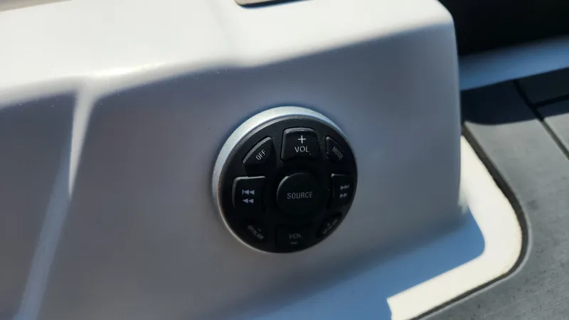 Slide: The Image of Glastron 207 GT 2015 - 15