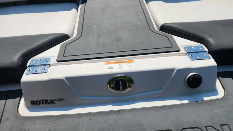 Slide: The Image of Glastron 207 GT 2015 - 10