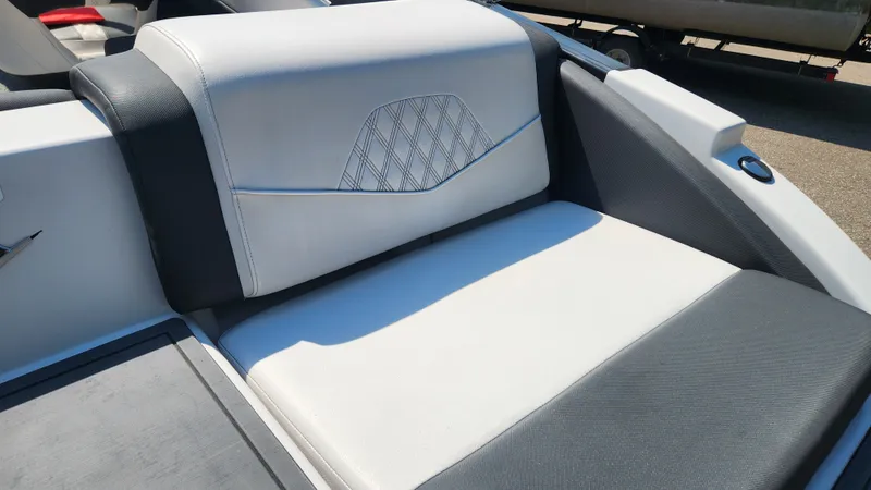 Slide: The Image of Glastron 207 GT 2015 - 13