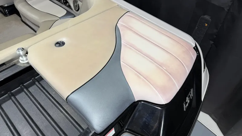 Slide: The Image of Malibu WAKESETTER 23 LSV 2010 - 15