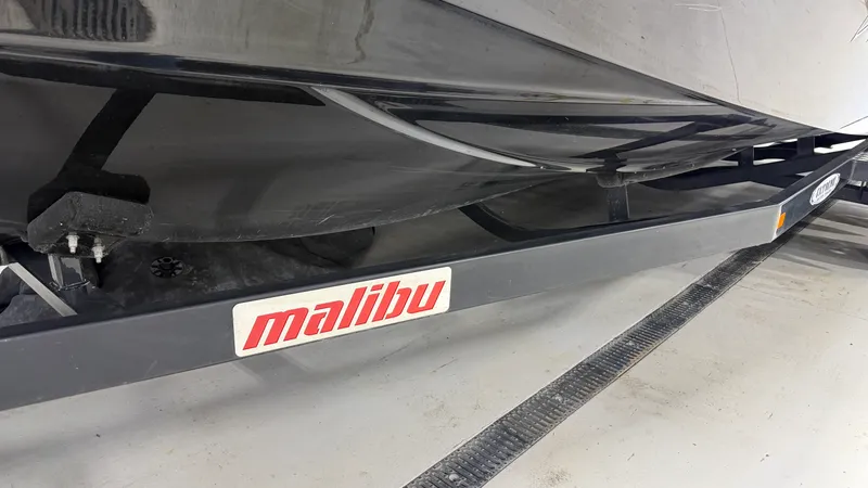 Slide: The Image of Malibu WAKESETTER 23 LSV 2010 - 82