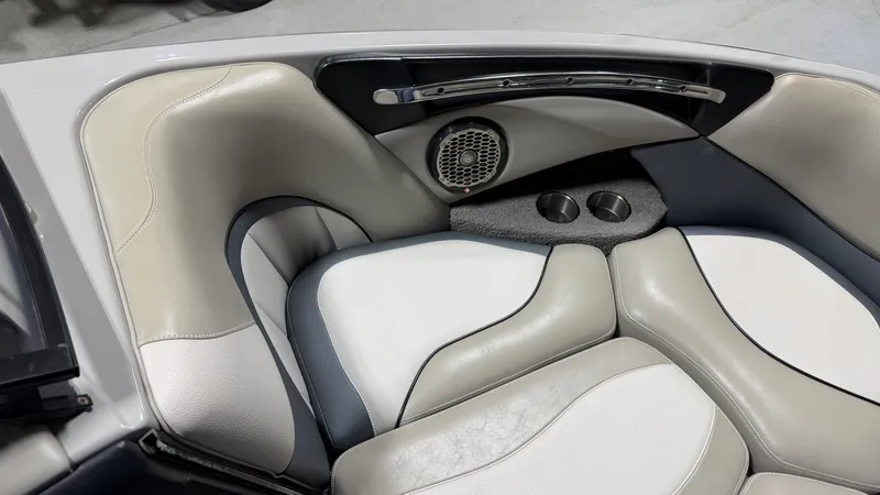Slide: The Image of Malibu WAKESETTER 23 LSV 2010 - 70
