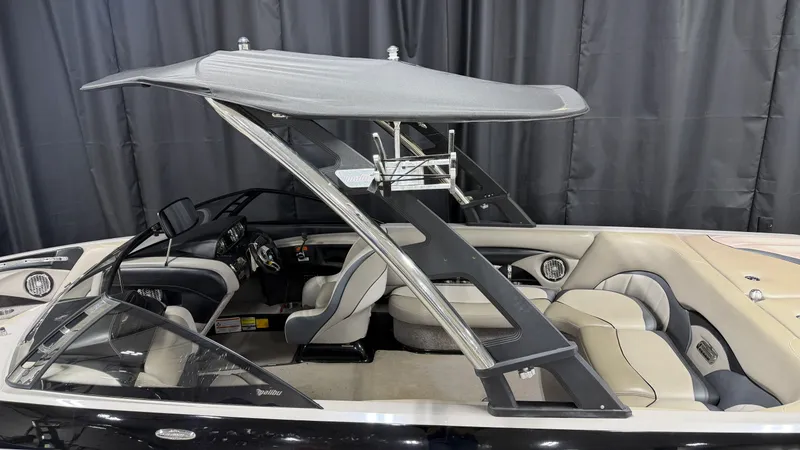 Slide: The Image of Malibu WAKESETTER 23 LSV 2010 - 5