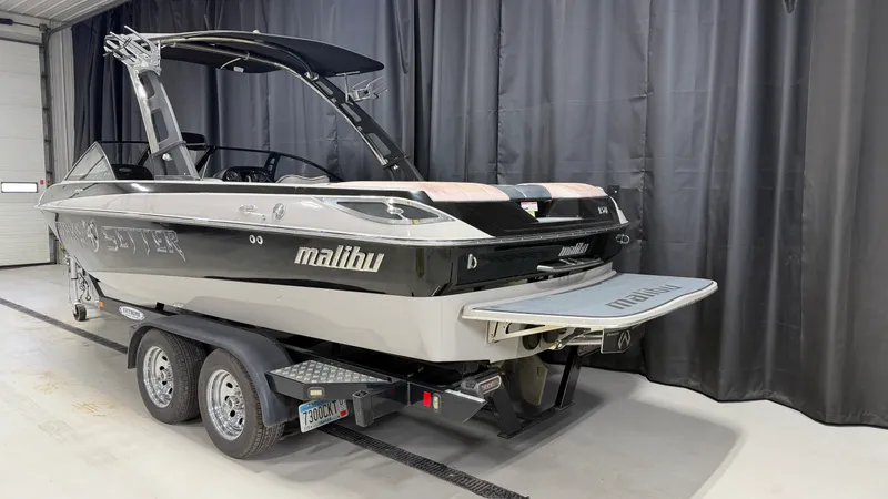 Slide: The Image of Malibu WAKESETTER 23 LSV 2010 - 3