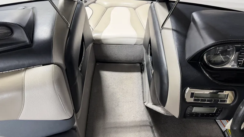 Slide: The Image of Malibu WAKESETTER 23 LSV 2010 - 64