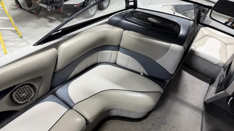 Slide: The Image of Malibu WAKESETTER 23 LSV 2010 - 44