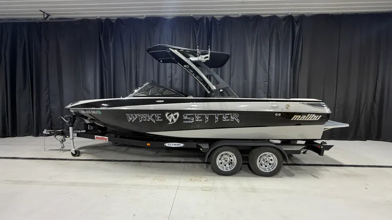 The Image of Malibu WAKESETTER 23 LSV 2010 - 0