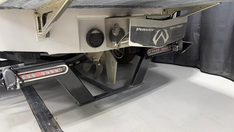 Slide: The Image of Malibu WAKESETTER 23 LSV 2010 - 7