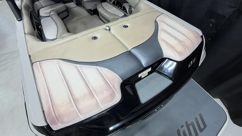 Slide: The Image of Malibu WAKESETTER 23 LSV 2010 - 11