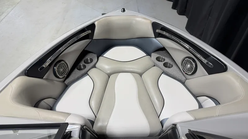 Slide: The Image of Malibu WAKESETTER 23 LSV 2010 - 69