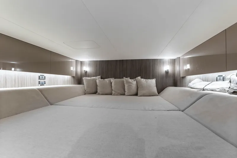 Slide: The Image of Sea Ray SLX 400 Outboard 2022 - 35