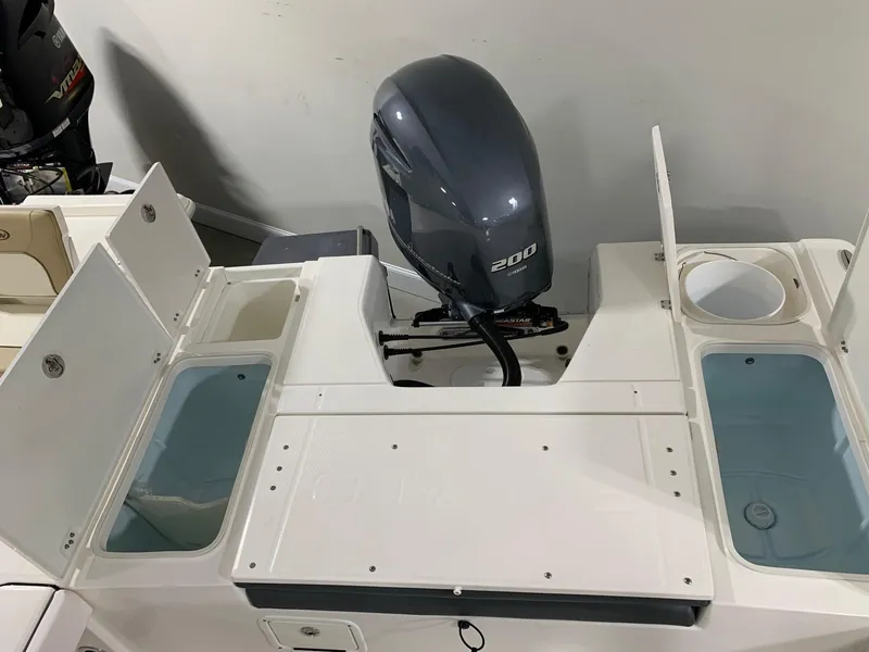 Slide: The Image of 2024 Robalo 226 Cayman boat with 200 HP outboard motor. - 8