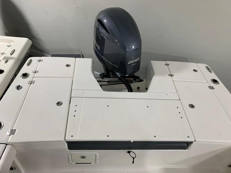Slide: The Image of 2024 Robalo 226 Cayman boat with Yamaha 200 outboard motor. - 9