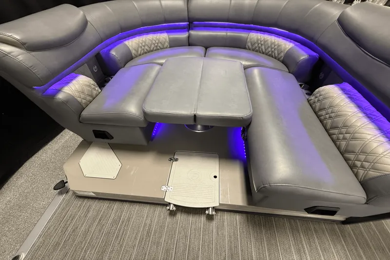 Slide: The Image of Premier 270 S-SERIES 2021 - 28