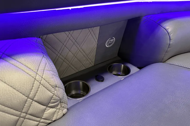 Slide: The Image of Premier 270 S-SERIES 2021 - 30