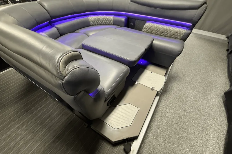 Slide: The Image of Premier 270 S-SERIES 2021 - 37