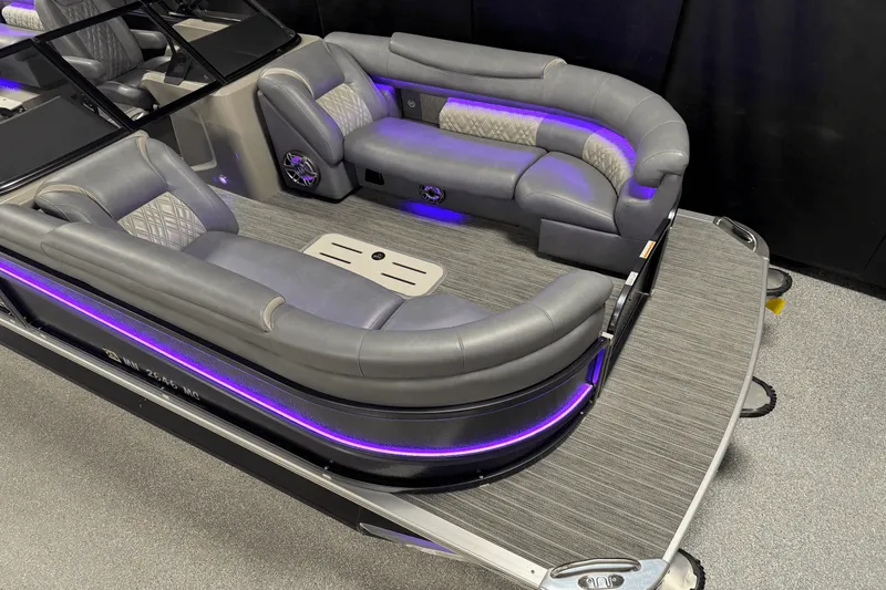 Slide: The Image of Premier 270 S-SERIES 2021 - 5