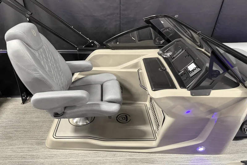 Slide: The Image of Premier 270 S-SERIES 2021 - 61