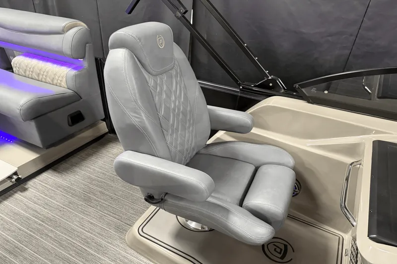 Slide: The Image of Premier 270 S-SERIES 2021 - 62