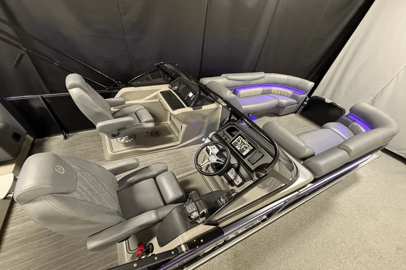 Slide: The Image of Premier 270 S-SERIES 2021 - 8