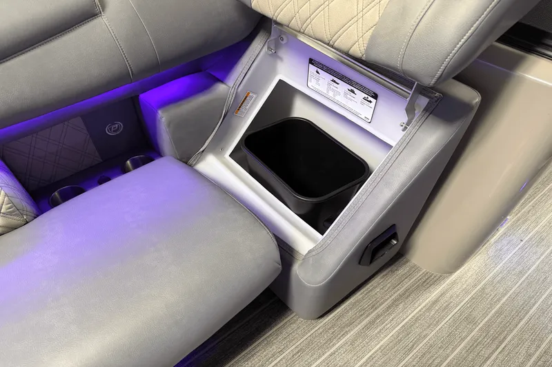 Slide: The Image of Premier 270 S-SERIES 2021 - 82