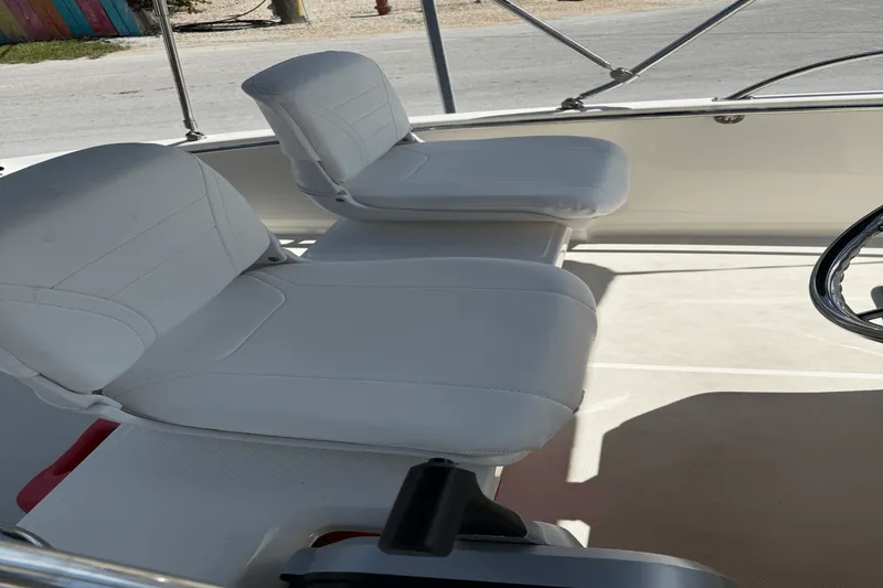 Slide: The Image of Boston Whaler 130 Super Sport 2024 - 5