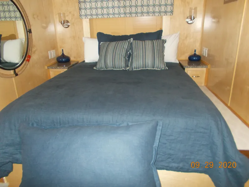 Slide: The Image of Cozy bedroom in 2020 Sumerset Antelope Escape Share #4 houseboat. - 23
