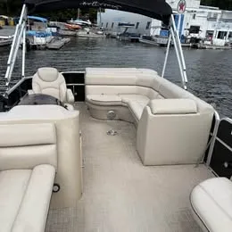 Slide: The Image of South Bay ' Cream of the Lake" 500 Series 519CR 2.0 2018 - 5
