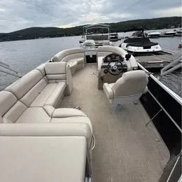 Slide: The Image of South Bay ' Cream of the Lake" 500 Series 519CR 2.0 2018 - 4