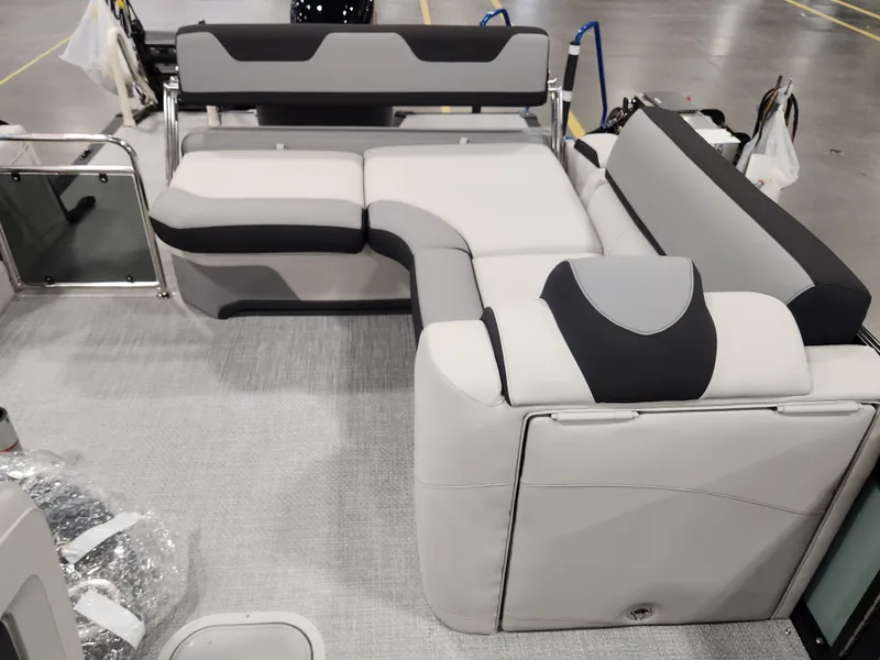 Slide: The Image of Avalon "Avente Tifania" Avalon LSZ Cruise Rear Bench - 19 FT PLUS Patio Pad 2027 - 3