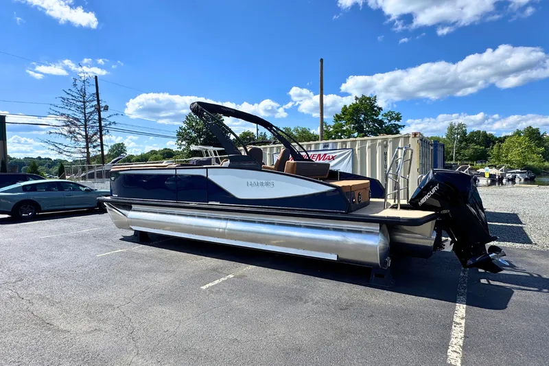 Slide: The Image of Harris Sunliner 250 2026 - 2