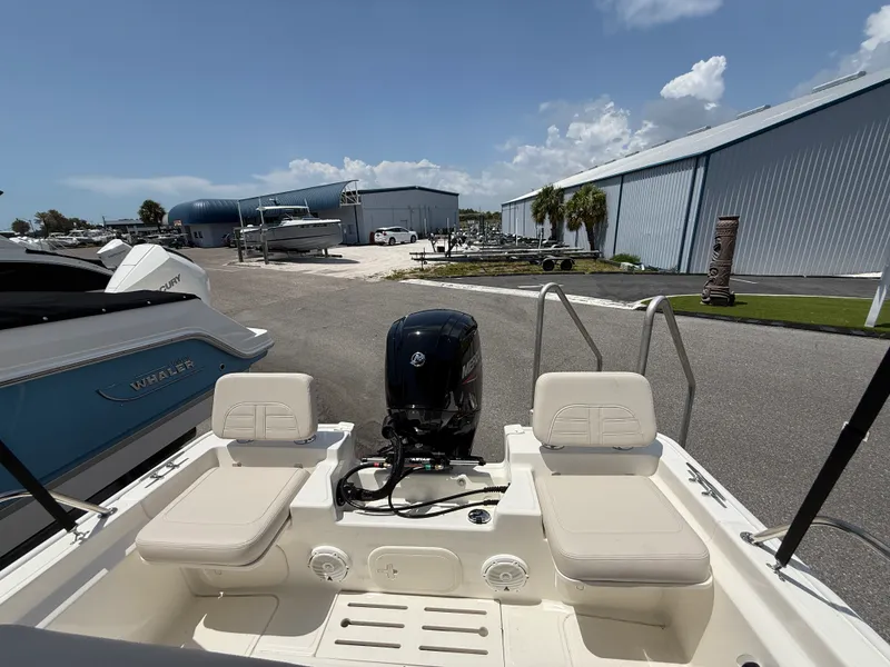 Slide: The Image of Boston Whaler 170 Montauk 2026 - 10