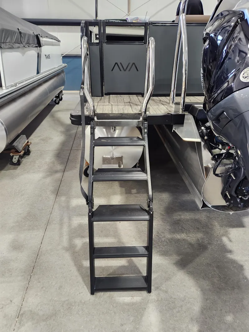 Slide: The Image of Avalon "Portofino" Avalon LSZ Elite Windshield - 23 FT Triple 2027 - 6
