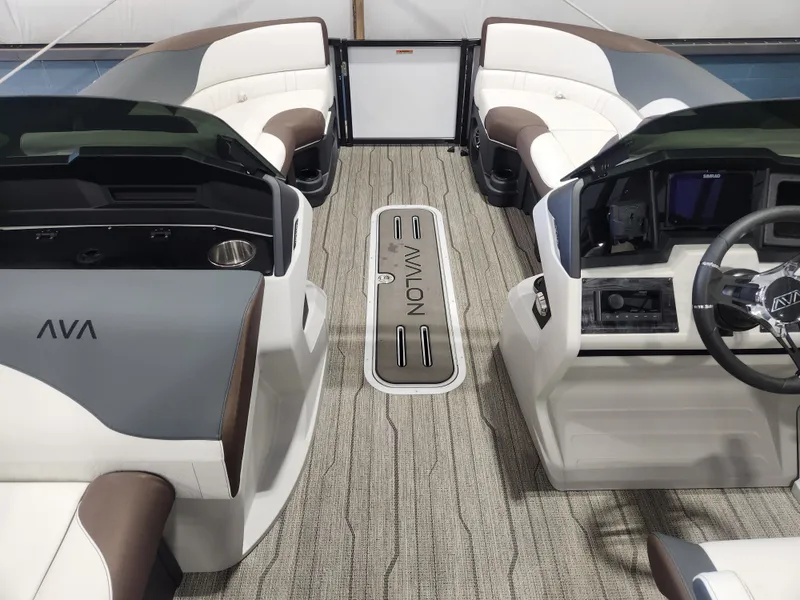 Slide: The Image of Avalon "Portofino" Avalon LSZ Elite Windshield - 23 FT Triple 2027 - 13