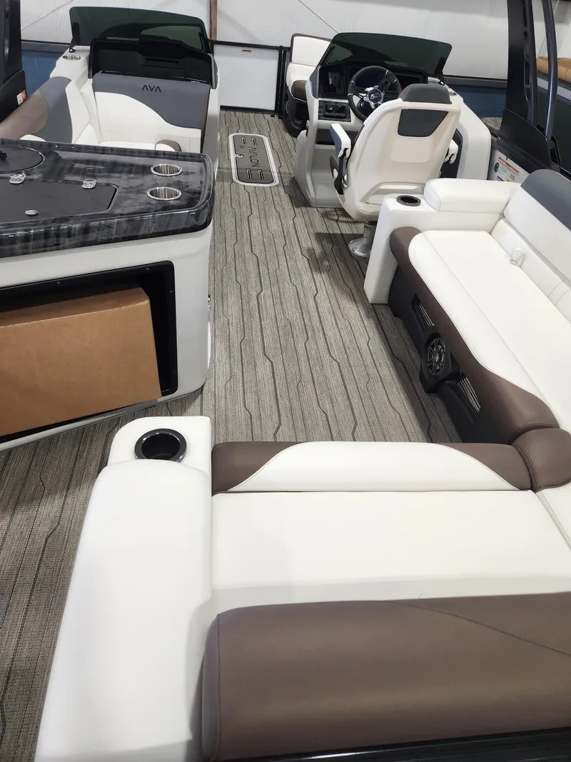 Slide: The Image of Avalon "Portofino" Avalon LSZ Elite Windshield - 23 FT Triple 2027 - 11