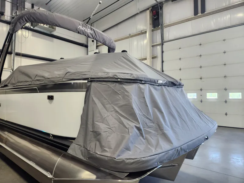 Slide: The Image of Avalon "Portofino" Avalon LSZ Elite Windshield - 23 FT Triple 2027 - 4