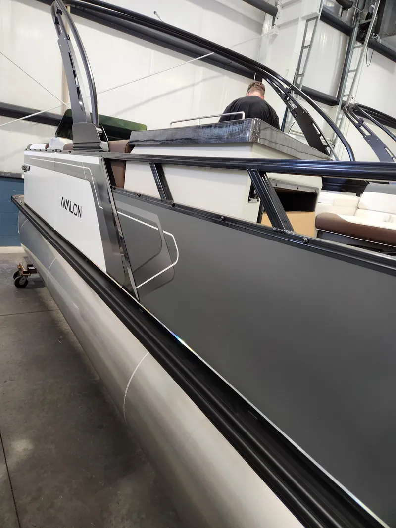 Slide: The Image of Avalon "Portofino" Avalon LSZ Elite Windshield - 23 FT Triple 2027 - 8