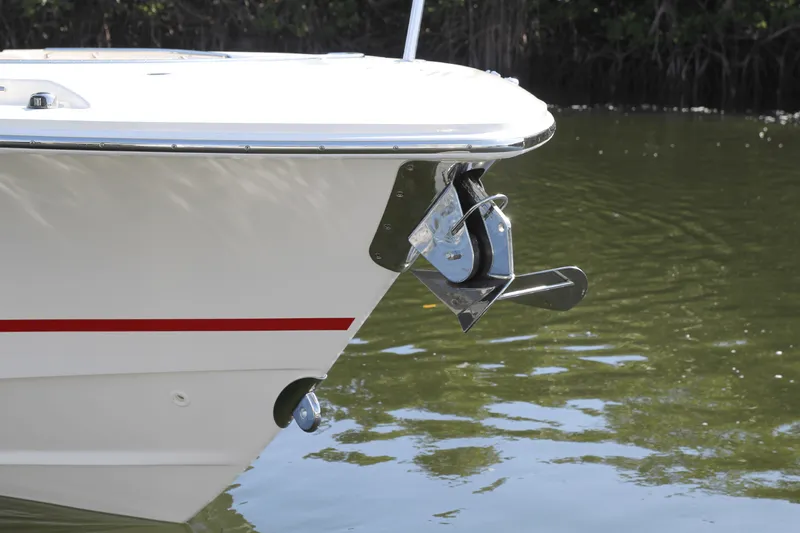 Slide: The Image of Boston Whaler 280 Outrage 2026 - 127