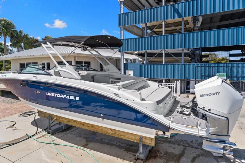 Slide: The Image of Sea Ray 290 SDX OB 2023 - 6