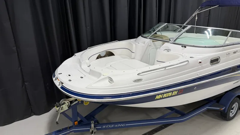 Slide: The Image of Four Winns 224 FUNSHIP 2007 - 4